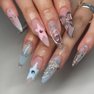 Dazzling 3D Nail Art Designs to Shine Bright This New Year! 5 Playful Stars & Bows