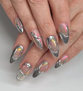 Dazzling 3D Nail Art Designs to Shine Bright This New Year! 4 Futuristic Chrome Glam