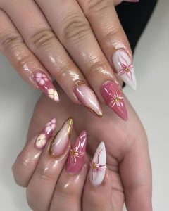 Dazzling 3D Nail Art Designs to Shine Bright This New Year! 3 Golden Edge Sophistication