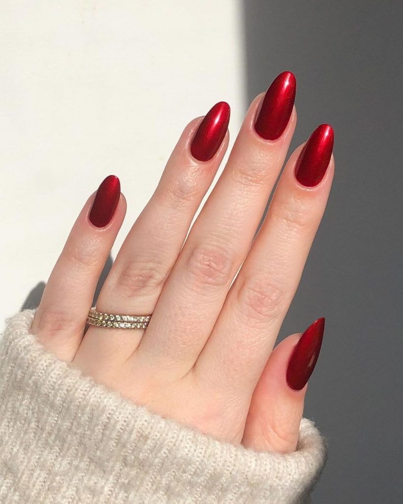 red nails